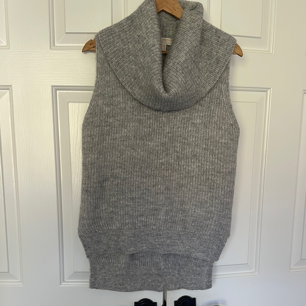 Gray Sleeveless Turtleneck Sweater Michael Kors, size medium